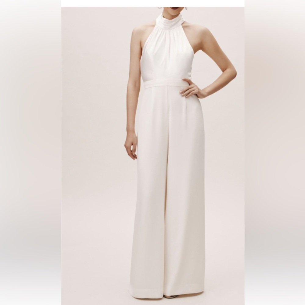 50%offw❤️Etiquette boutique jumpsuit wireless white wedding guest prom open back